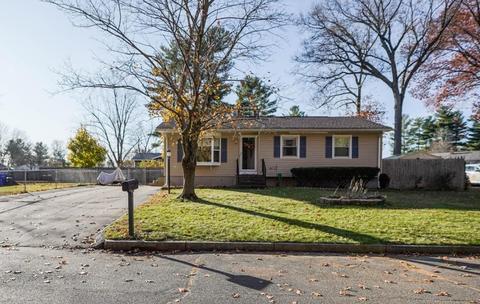 212 Garnet St, Springfield, MA 01129 photo 1