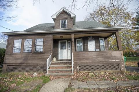 141 Moore St, Chicopee, MA 01013 photo 2