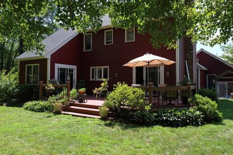 9 Lakeview Cir, Sutton, MA 01590 photo 1