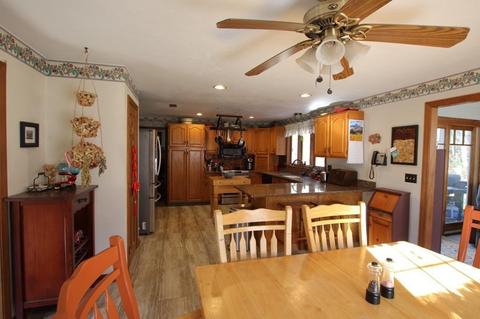 9 Lakeview Cir, Sutton, MA 01590 photo 8