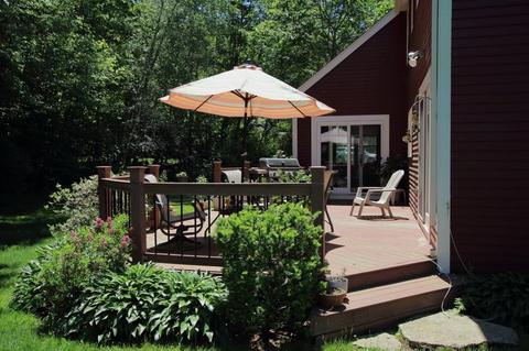 9 Lakeview Cir, Sutton, MA 01590 photo 2