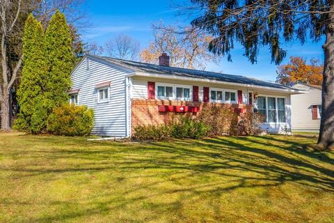 26 Brittany Rd, Springfield, MA 01151 photo 2