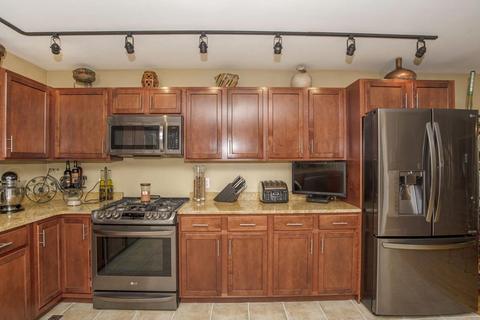 40 Alsop St, Fall River, MA 02723 photo 11