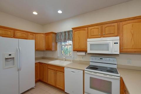 1 Knowlton Cir #1, Upton, MA 01568 photo 11