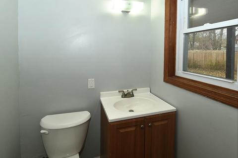 11 Dawes St, Springfield, MA 01109 photo 8