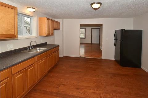 11 Dawes St, Springfield, MA 01109 photo 3
