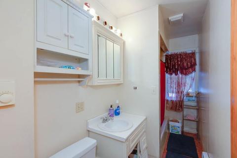 49 Pilgrim Ave, Worcester, MA 01604 photo 9