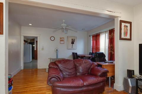 49 Pilgrim Ave, Worcester, MA 01604 photo 2