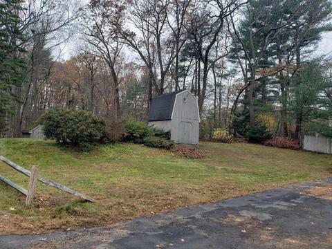 17 Taylor St, Georgetown, MA 01833 photo 3