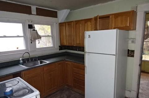 202 Northampton Ave, Springfield, MA 01109 photo 2