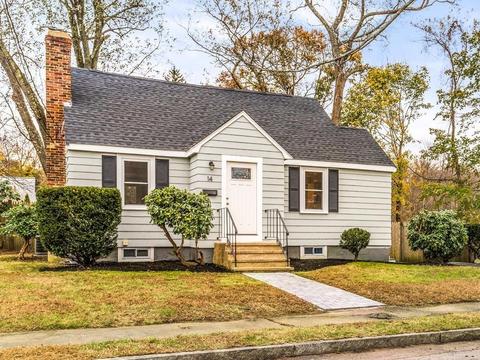 14 Willow St, Wakefield, MA 01880 photo 3