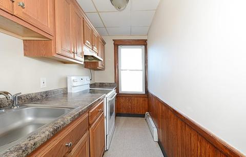 7 Camp St, Worcester, MA 01603 photo 4