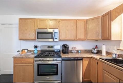 25 Amore Rd, Springfield, MA 01109 photo 4