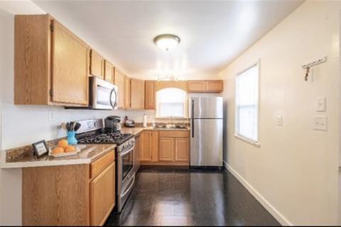 25 Amore Rd, Springfield, MA 01109 photo 3
