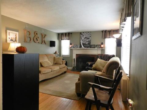 69 Gillette Cir, Springfield, MA 01118 photo 3