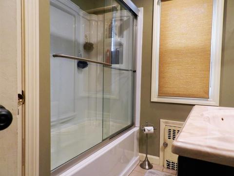 69 Gillette Cir, Springfield, MA 01118 photo 17