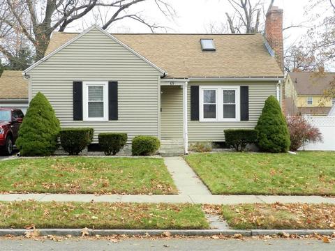 69 Gillette Cir, Springfield, MA 01118 photo 2