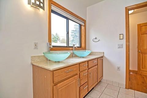 106 Pine St, Clinton, MA 01510 photo 25