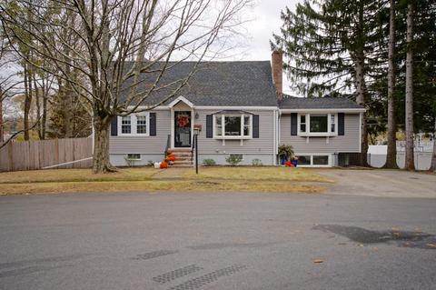 7 Edwin St, Reading, MA 01867 photo 2