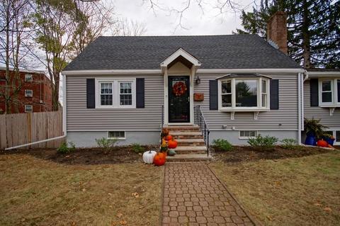 7 Edwin St, Reading, MA 01867 photo 1