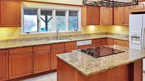 582 Main St, Acushnet, MA 02743 photo 5