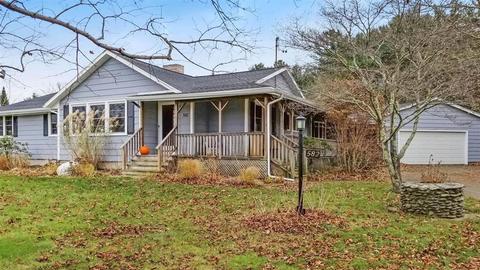 582 Main St, Acushnet, MA 02743 photo 1