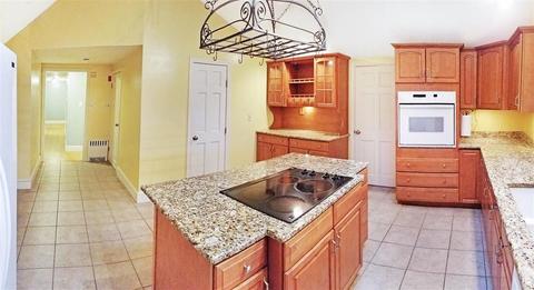 582 Main St, Acushnet, MA 02743 photo 3