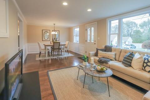 33 Macarthur Rd, Beverly, MA 01915 photo 9