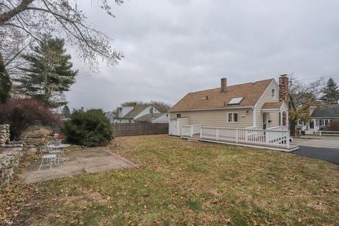 33 Macarthur Rd, Beverly, MA 01915 photo 2