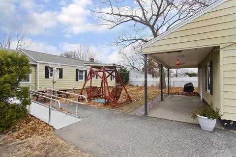 663 Pendleton Ave, Chicopee, MA 01020 photo 15