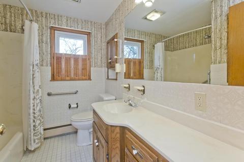 663 Pendleton Ave, Chicopee, MA 01020 photo 8