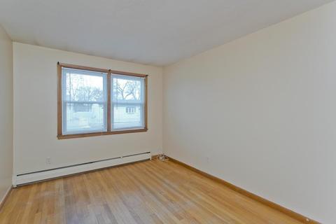 663 Pendleton Ave, Chicopee, MA 01020 photo 9