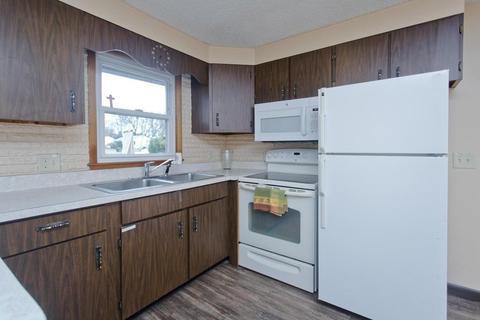 663 Pendleton Ave, Chicopee, MA 01020 photo 3