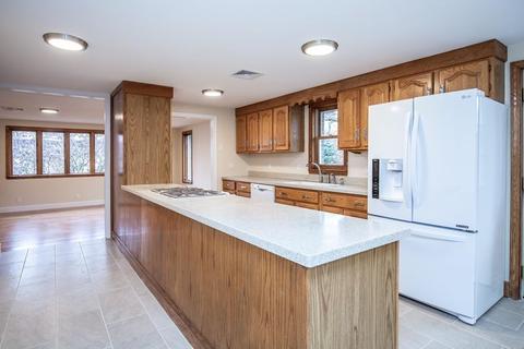 29 Pinehurst Ave, Saugus, MA 01906 photo 3