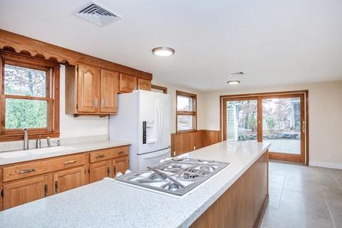 29 Pinehurst Ave, Saugus, MA 01906 photo 4