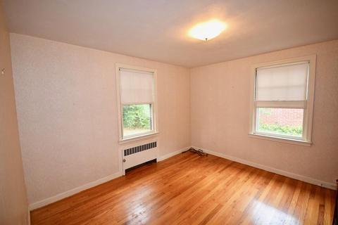 40 Old Brook Rd, Springfield, MA 01118 photo 7