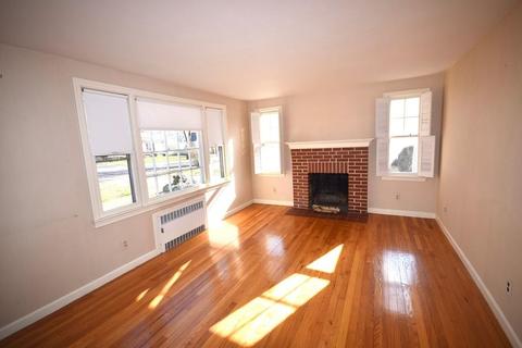 40 Old Brook Rd, Springfield, MA 01118 photo 3