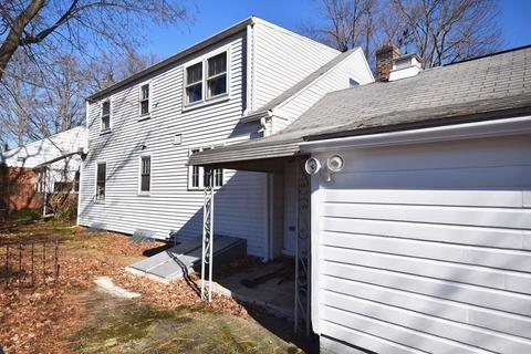 40 Old Brook Rd, Springfield, MA 01118 photo 17