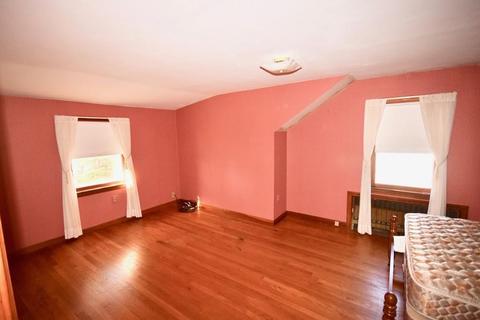 40 Old Brook Rd, Springfield, MA 01118 photo 13