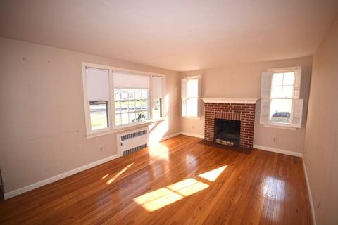 40 Old Brook Rd, Springfield, MA 01118 photo 5