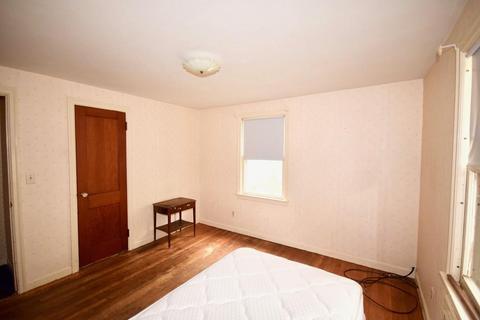40 Old Brook Rd, Springfield, MA 01118 photo 8