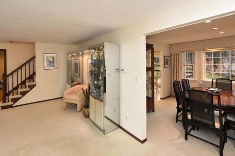 6 Willowbrook Dr, Framingham, MA 01702 photo 9