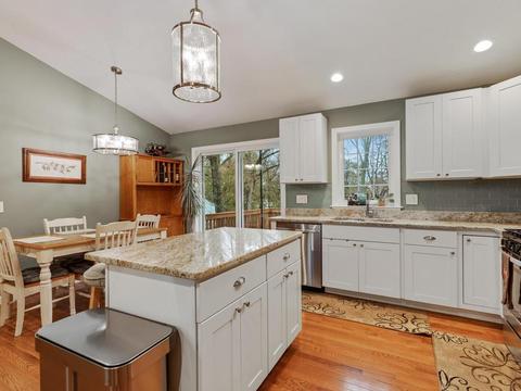 61 Sherbrook Ave, Worcester, MA 01604 photo 9