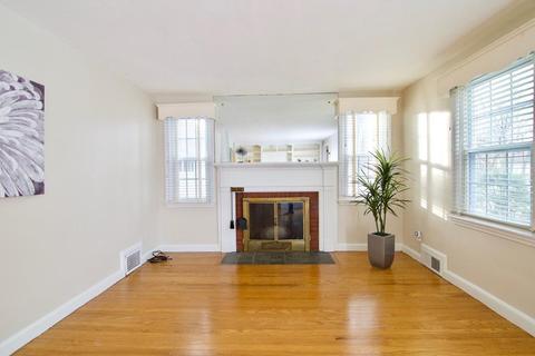 15 Strathmore St, Springfield, MA 01109 photo 9