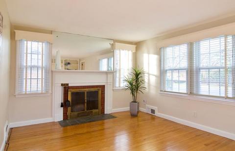 15 Strathmore St, Springfield, MA 01109 photo 8