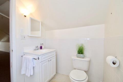 15 Strathmore St, Springfield, MA 01109 photo 33