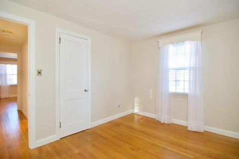 15 Strathmore St, Springfield, MA 01109 photo 28