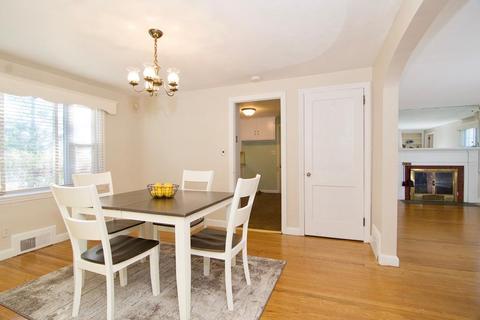 15 Strathmore St, Springfield, MA 01109 photo 18