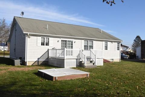 185 Grattan St, Fall River, MA 02721 photo 3