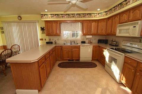185 Grattan St, Fall River, MA 02721 photo 8